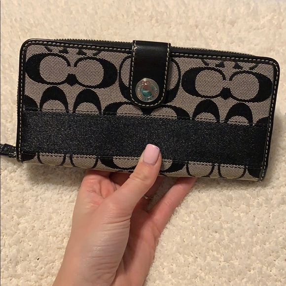 Coach Handbags - Coach Wallet